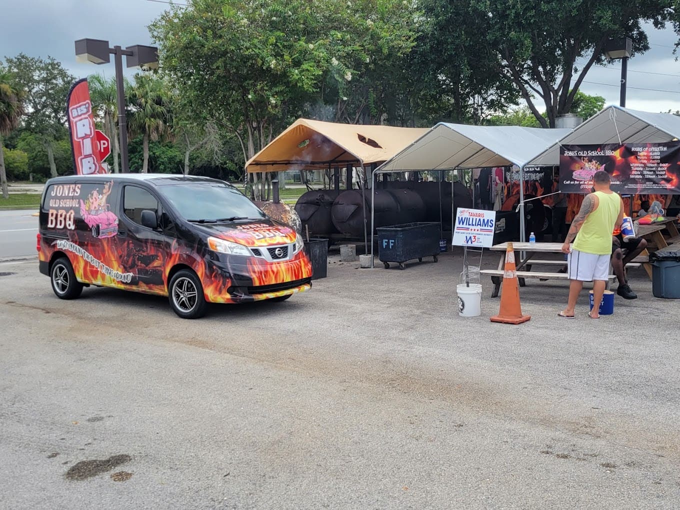 Jones Old School BBQ (Food Truck)