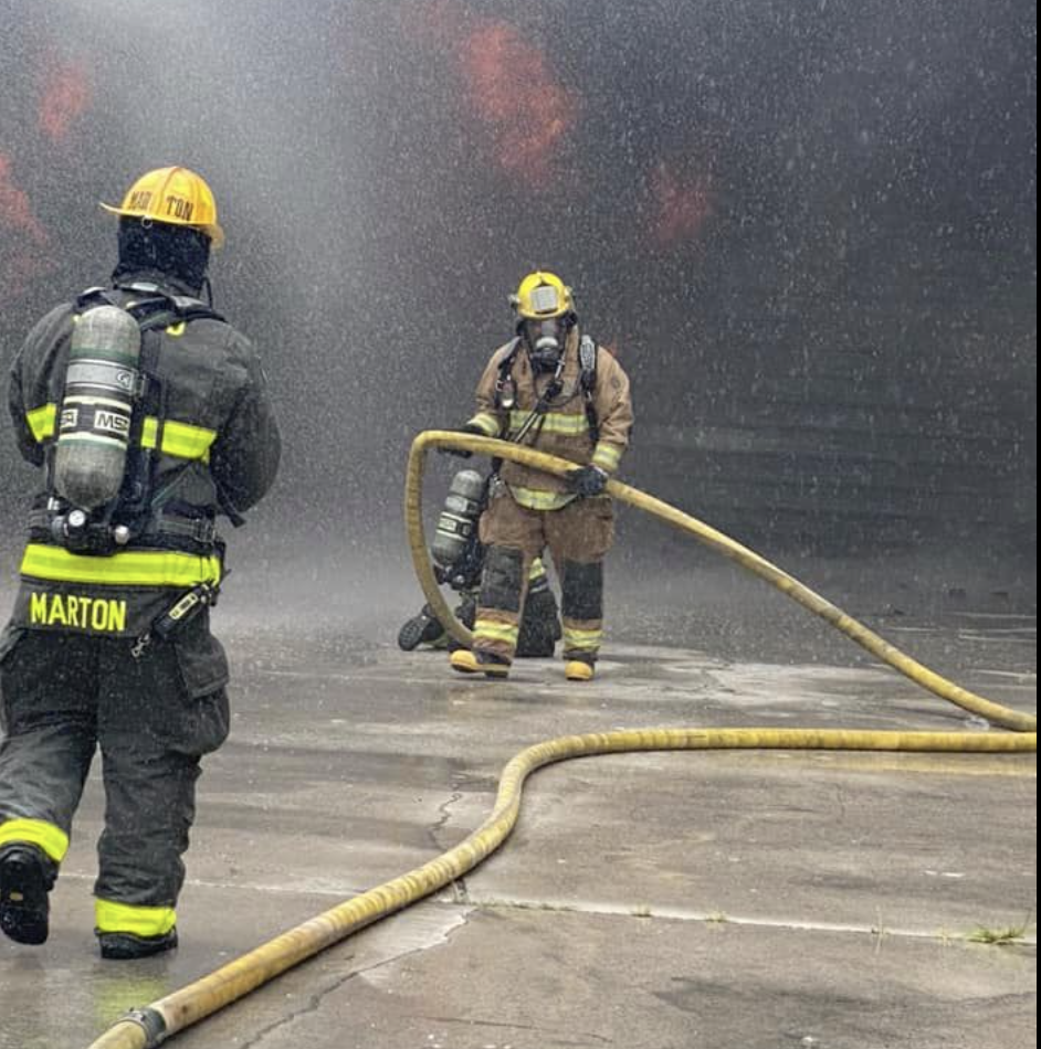 Fire temporarily shuts down part of Edwards Road in Fort Pierce