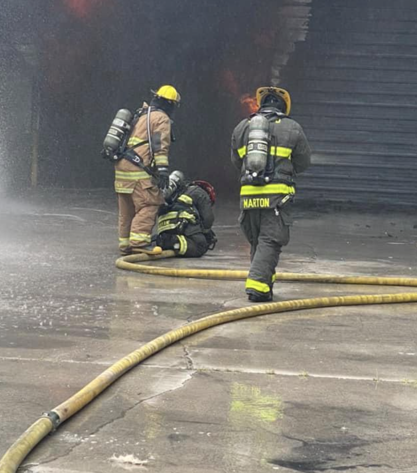 Fire temporarily shuts down part of Edwards Road in Fort Pierce