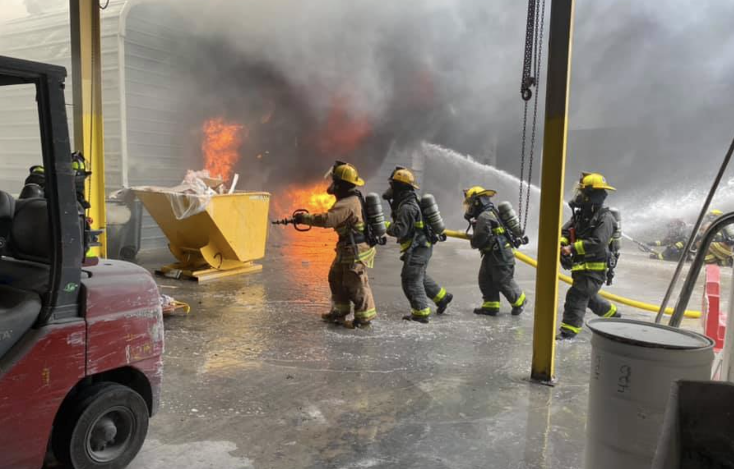 Fire temporarily shuts down part of Edwards Road in Fort Pierce
