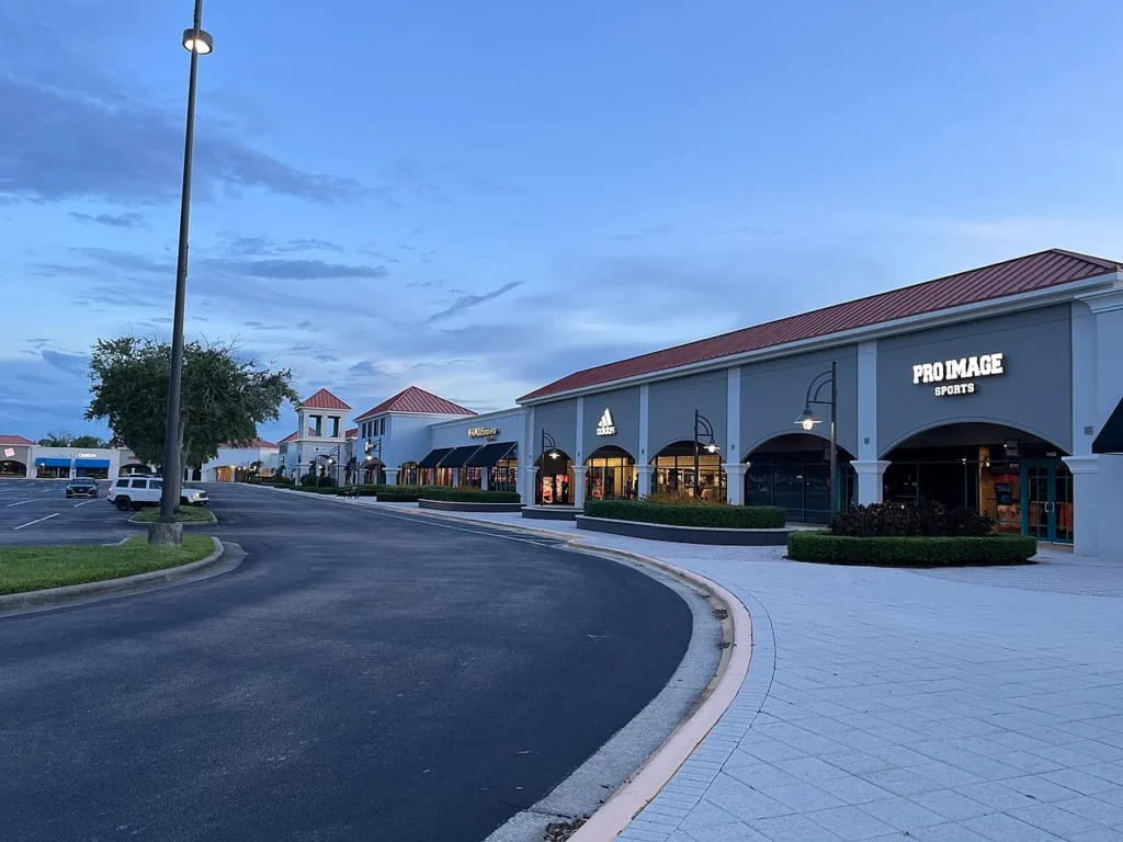 Vero Beach Outlets Guide: Directory, Stores, and Hours - Image 02 (October 7, 2026)