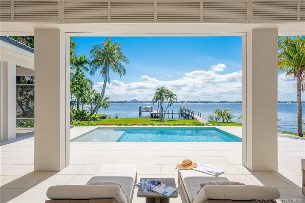 618 NE Saint Lucie Blvd, Jensen Beach