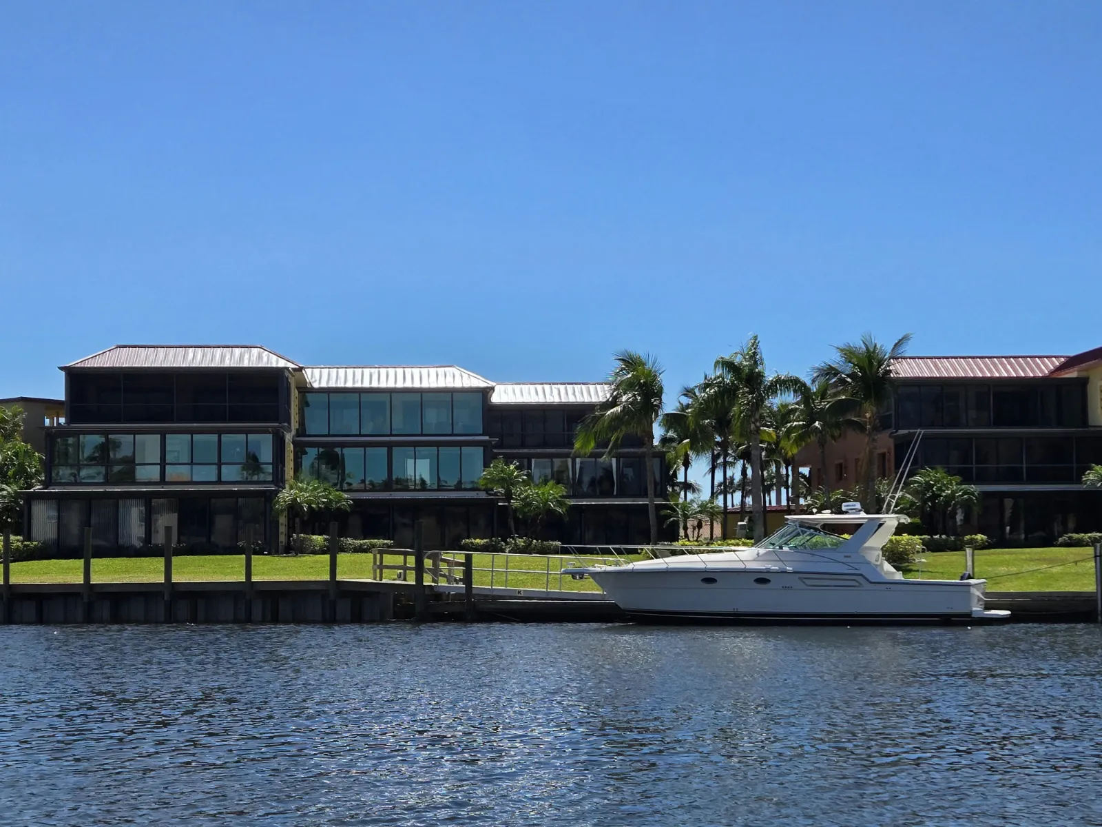luxury waterfront house boat